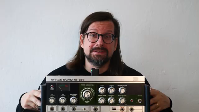 Es verwandelt jedes Tonbandgerät oder Tape-Echo, sogar das ehrwürdige Roland Space Echo, in einen Looper.