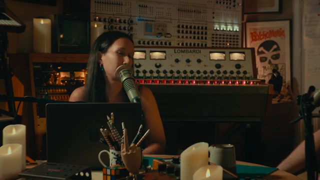 CROW HILL und die Kunst der Kompression: Stille formen, Präsenz modellieren