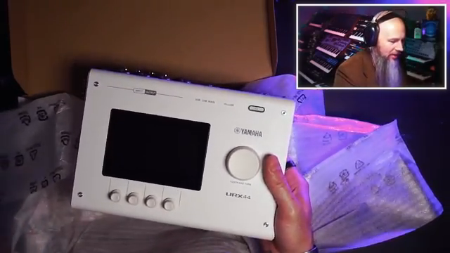 You can see that this is really built to be able to travel. It is so sturdy.