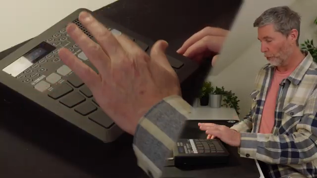 Finger Drumming mit Woody Piano Shack: Yamaha-Pads auf australisch