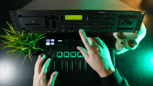 Tonepusher beleuchtet den Kawai K4: Das digitale Gespenst des Industrial