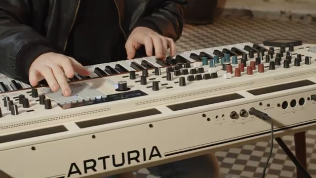 Ermöglicht es, bis zu 12 Noten gleichzeitig auf die ausdrucksstärkste Weise zu spielen.