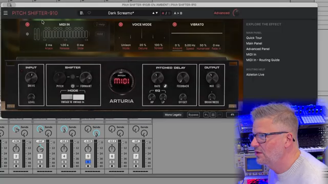 Du hast MIDI-In. So kannst du MIDI senden und in Echtzeit beeinflussen, wie es funktioniert.