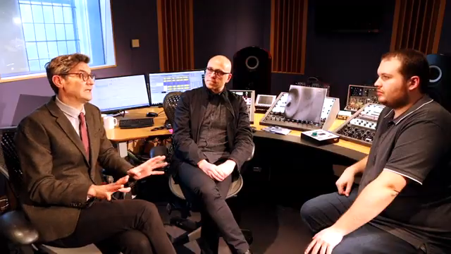 Ich mache meistens einen kleinen Dip, eine kleine Absenkung irgendwo zwischen, meistens wahrscheinlich etwa 160 bis 210 Hertz.