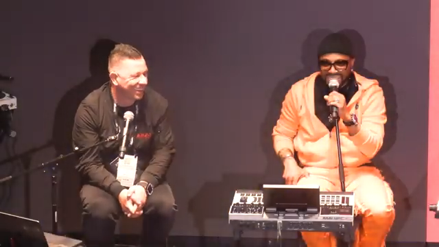 Wenn ich dir dieselben Sounds gebe, machst du etwas anderes daraus. Ich mache etwas anderes daraus. Er macht etwas anderes daraus. Und…