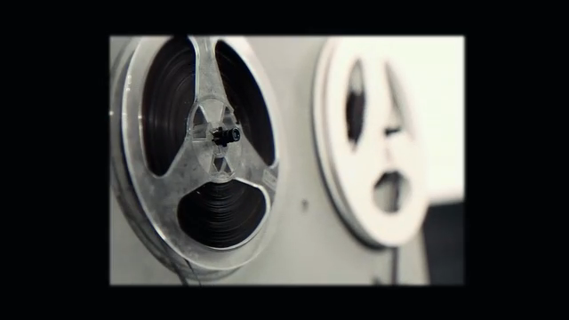 Alex Ball beleuchtet den EMS Synthi 100: Eine Nebelkammer der Klanggeschichte