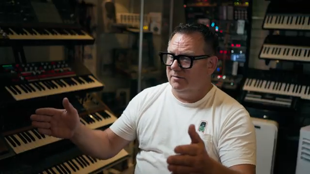 Wenn du diese Leute treffen willst, musst du hier reinkommen.