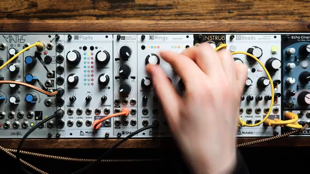 Was Frequency Locking macht, ist, dass wir diese Frequenz festsetzen können.