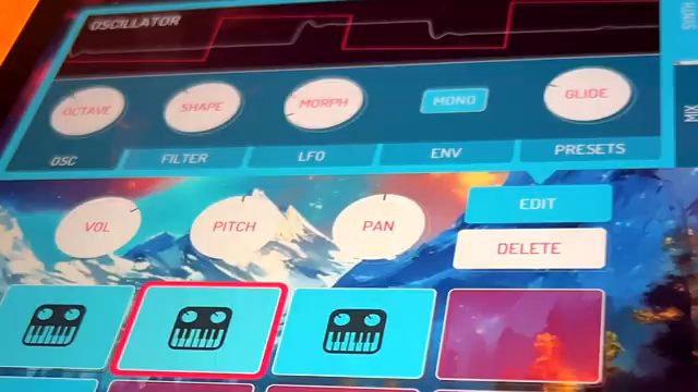 Sobald man MIDI-Steuerung hinzufügt, fühlt es sich nicht mehr wie eine App an, sondern wie Hardware.