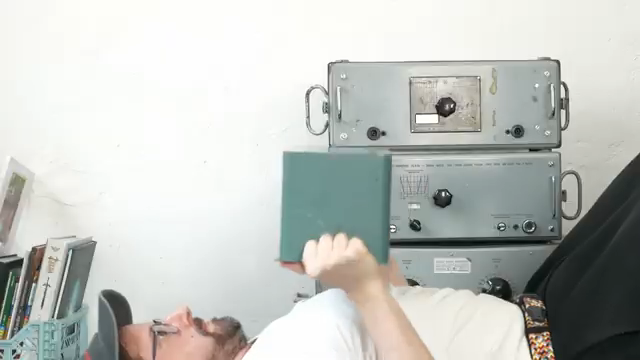 Da sie keinen Strom verwenden, wird die gesamte Filterung durch massive Metallspulen realisiert.