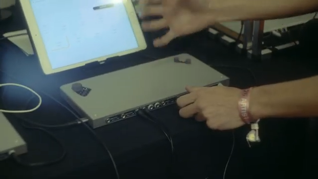 Voltage Labs entfesselt das Haloplane: Synth, Skulptur oder klanglicher Känguru-Sprung?