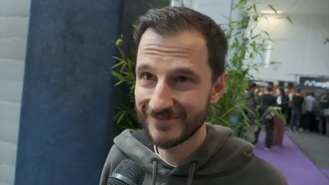 Ich nenne sie Sexy Box, weil sie so sexy aussieht, dass man sie sofort kaufen will, wenn man sie sieht.