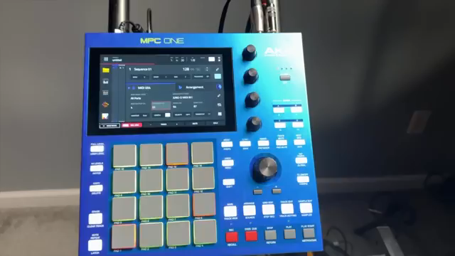 Bolo Da Producers Budget-Banger: MPC One Gen 2 & Juno D6 Standalone-Kombo
