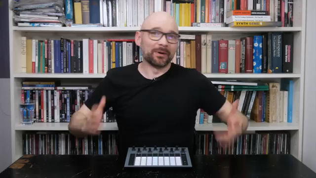 Novation wurde ein bisschen faul, brachte die fast identischen Tracks raus und packte alle potenziellen kleinen Verbesserungen in noch eine…