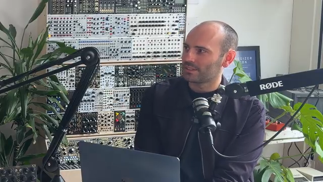 Ich beschreibe es als eine Synth-Voice mit Effekten, aber ohne jegliche Modulation.
