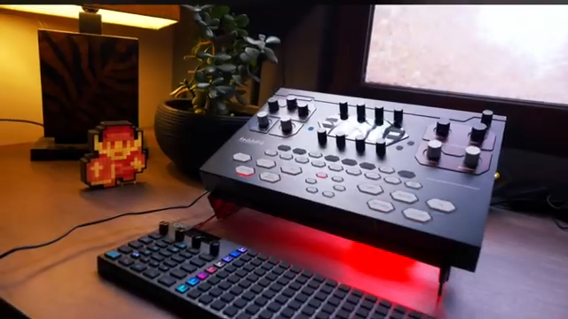 Jetzt, Ende Juli 2026, kann ich sehr erfreut berichten, dass der Redshift keine Buttons mehr hat, die zu 'coming soon'-Meldungen führen.