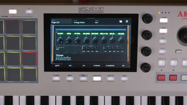 Akai Professional Fabric Vintage Matrix: 80er-Poly-DNA trifft moderne MPC-Workflows