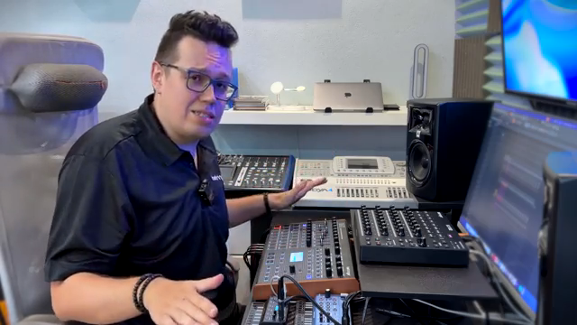 Er kann das Gehirn deines Synthesizer-Setups im Studio oder auf der Bühne sein – wie du willst.