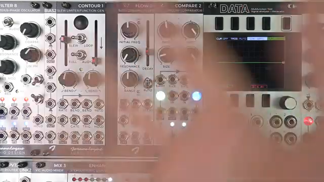Im Gegensatz zur Hüllkurve in Contour 1 hat die Decay-Hüllkurve in Flow 3 keine Cycle- oder Loop-Funktion, aber mit Compare 2 können wir…