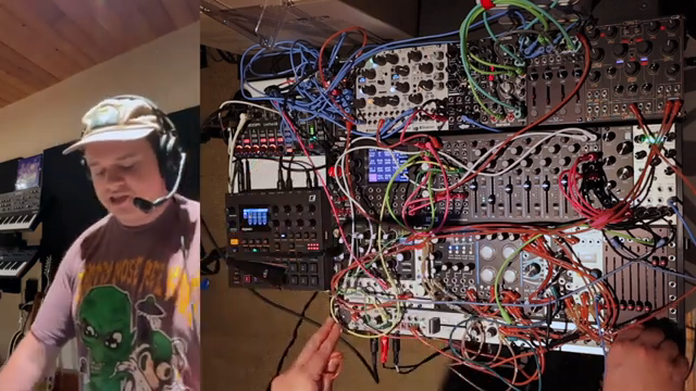 Im Kopfhörer denke ich, das ist viel zu verzerrt, oder? Aber auf der Bühne fehlt dann plötzlich der Bass oder das Grummeln.