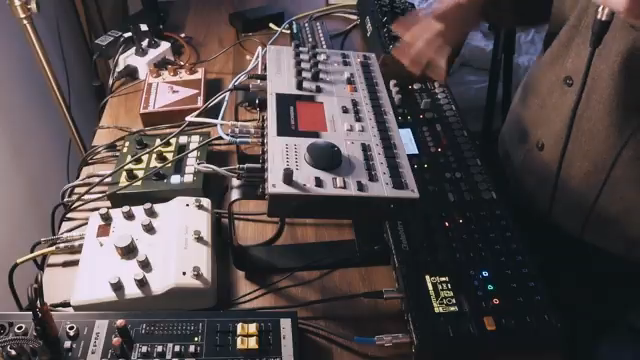 once upon a synth geht dawless: Techno-Taktiken für Hardware-Fans