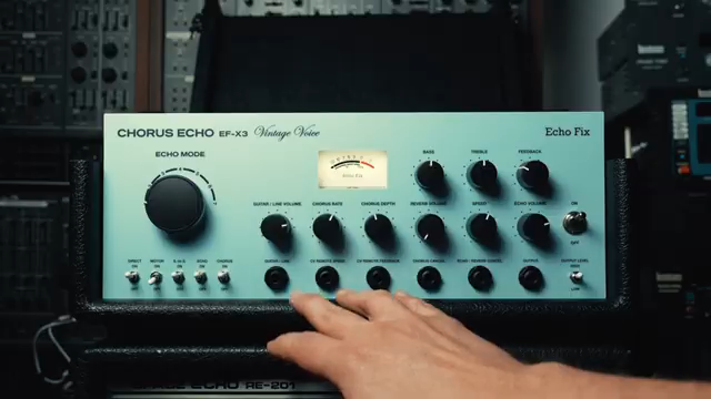 Du kannst den Motor ausschalten und dann diesen großartigen Preamp nutzen, der wunderschön zerrt, oder den Chorus und den Reverb verwenden.