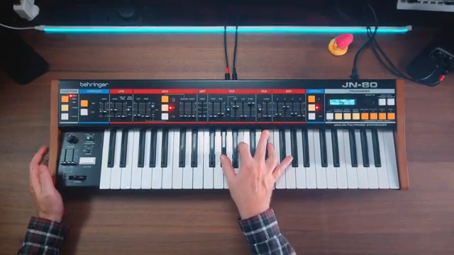 Ich dachte, es wäre spannend zu sehen, wie nah ich mit Synths komme, die für uns Normalsterbliche erschwinglich sind.